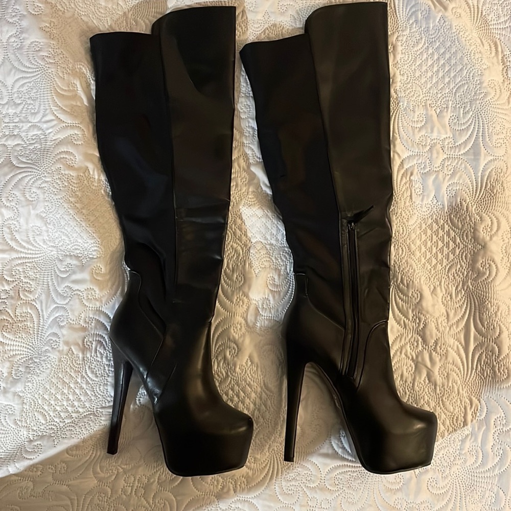 Sheik Black Platform Thigh High Boot